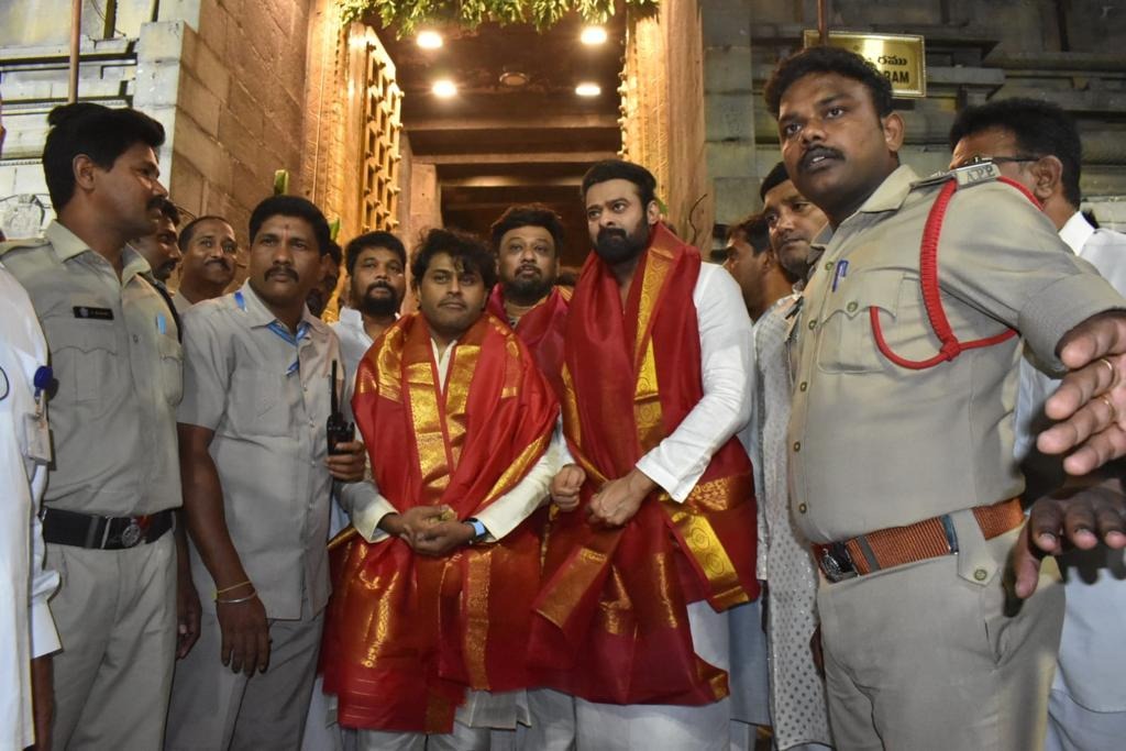 Prabhas Seeks Blessings at Tirupati Temple for Adipurush