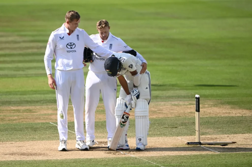 Zak Crawley and Joe Root console Siraj after India's narrow 22-run loss in the 3rd Test at Lord's, Pic Credits: Getty Images