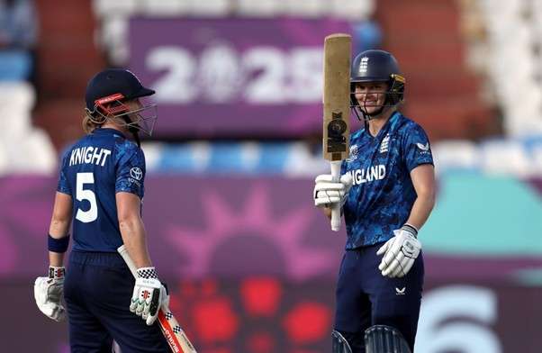 Amy Jones & Heather Knight. Pic Credits: Getty Images