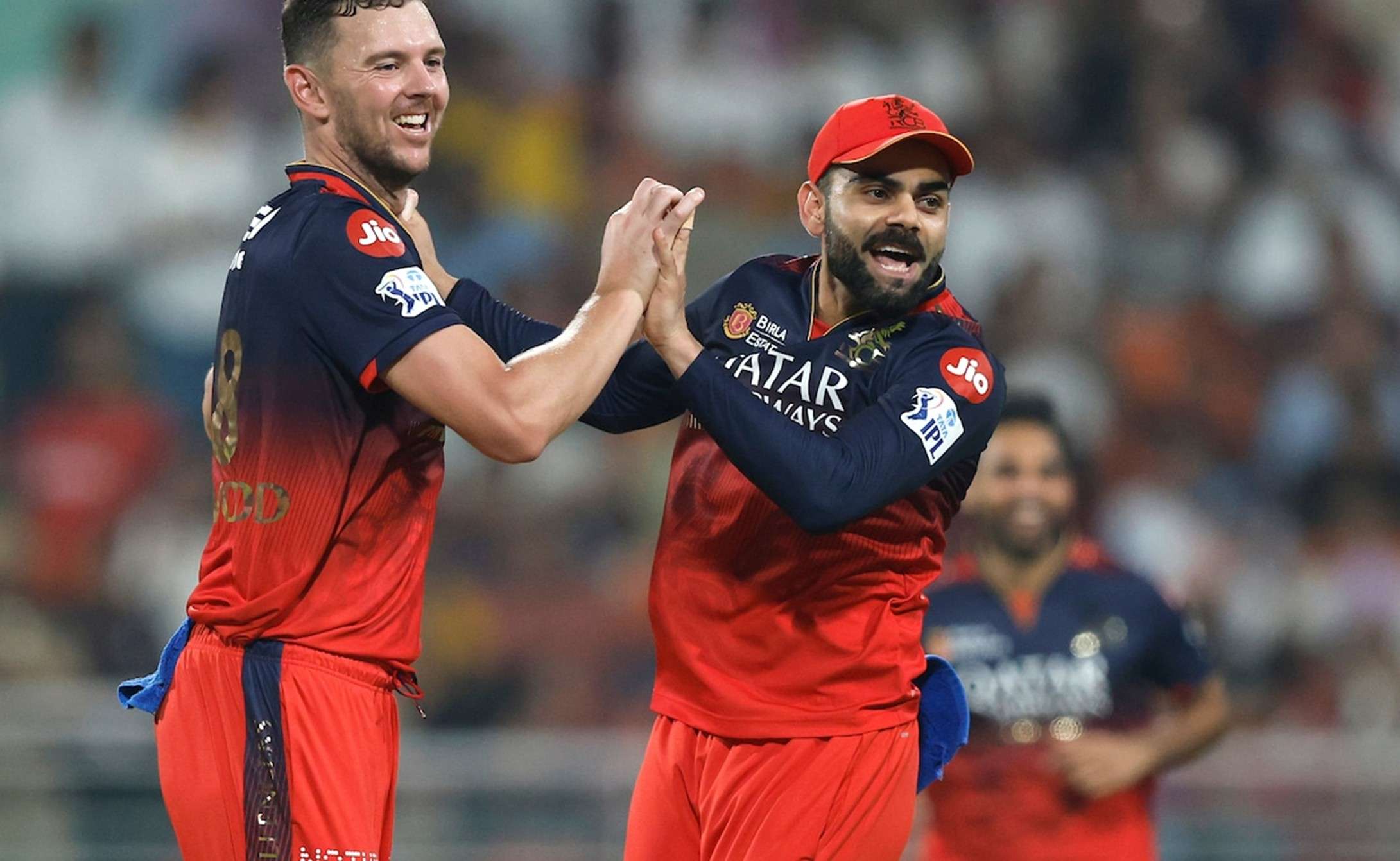 Josh Hazlewood and Virat Kohli vs DC. Pic Credits: BCCI