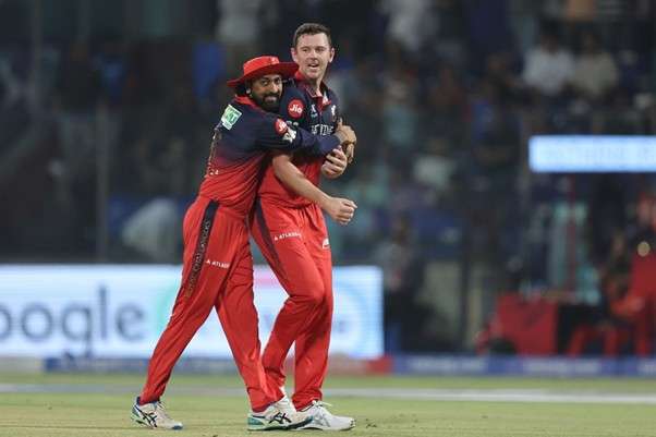 RCB's Josh Hazlewood & Krunal Pandya. Pic Credits: IPL