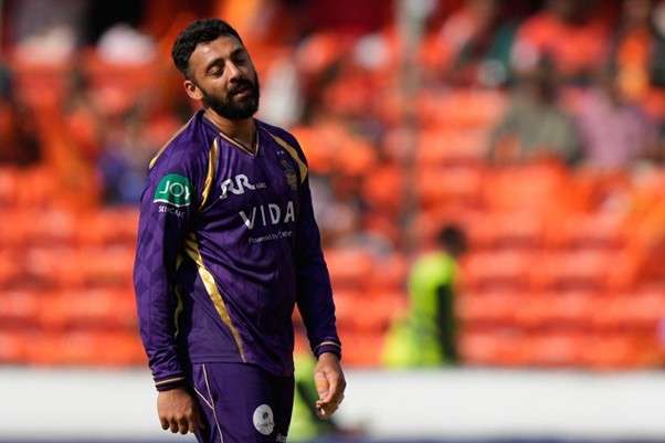 KKR's Varun Chakravarthy vs SRH. Pic Credits: AP