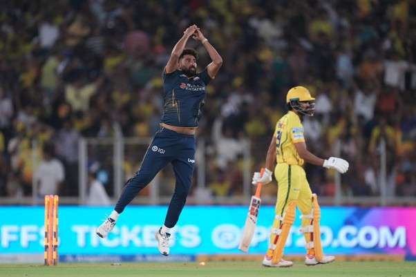 Mohammed Siraj & Ruturaj Gaikwad. Pic Credits: AP