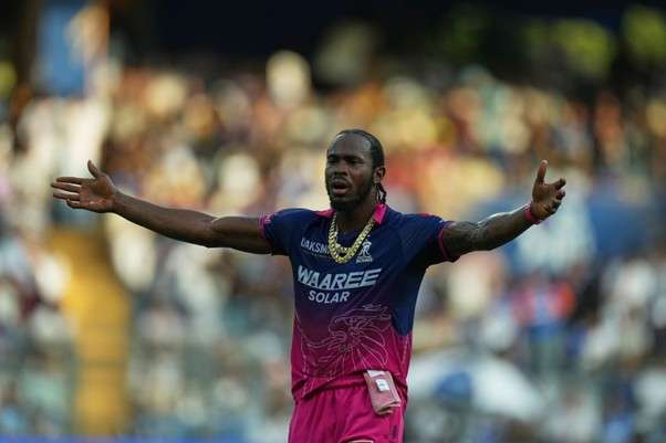 RR's Jofra Archer vs MI. Pic Credits: AP