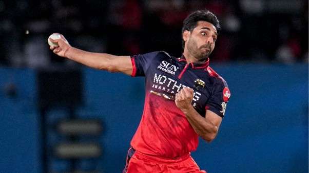 RCB's Bhuvneshwar Kumar. Pic Credits: PTI