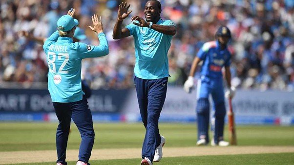 England's Jofra Archer & Jacob Bethell. Pic Credits: Getty