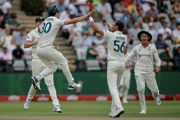 Mitchell Starc and Pat Cummins. Pic Credits: AFP